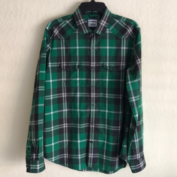 Long sleeve men’s fitted shirt. - Picture 1 of 3
